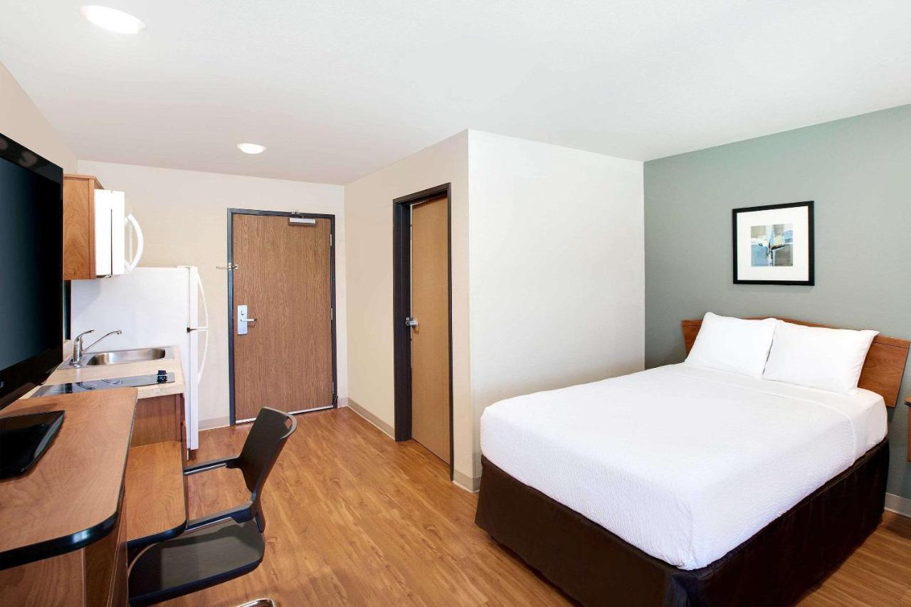 Woodspring Suites Lake Charles Bagian luar foto