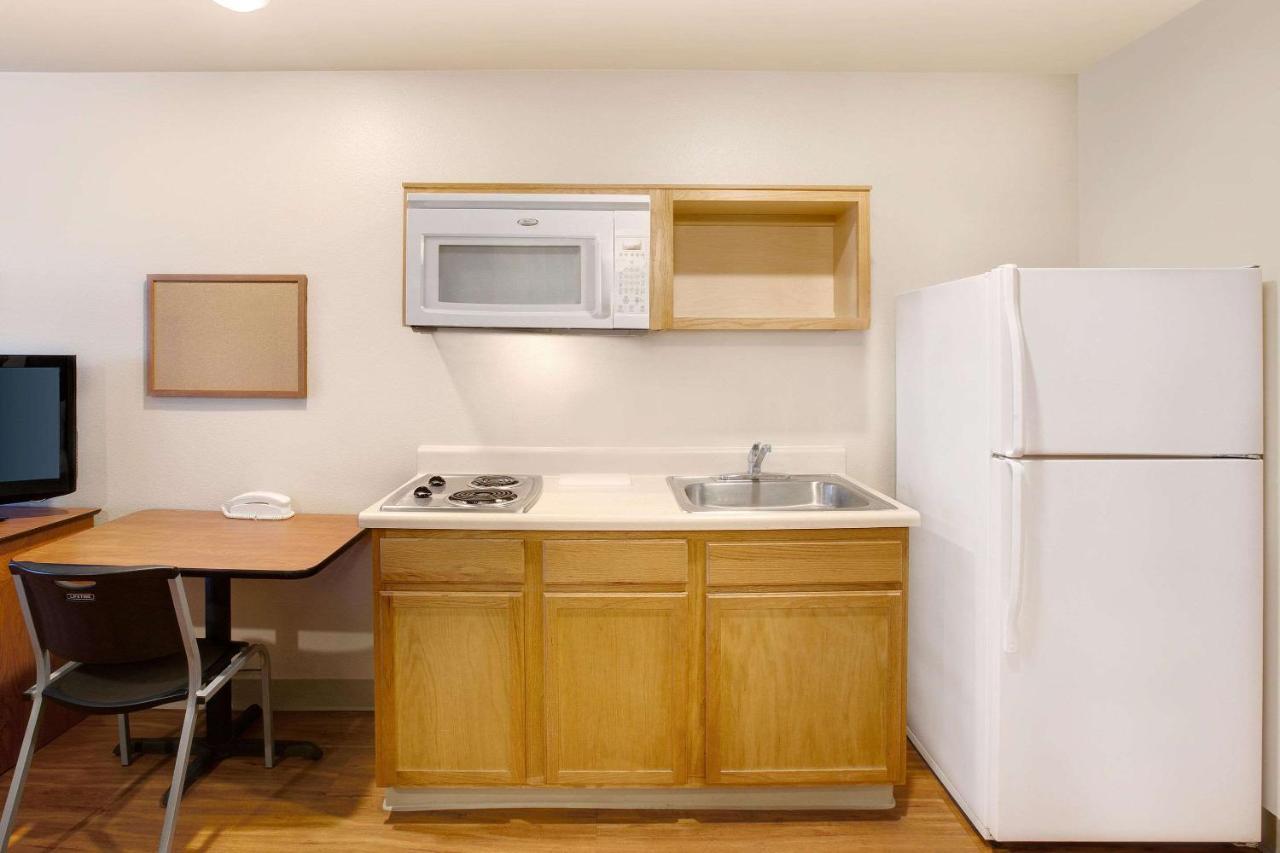 Woodspring Suites Lake Charles Bagian luar foto