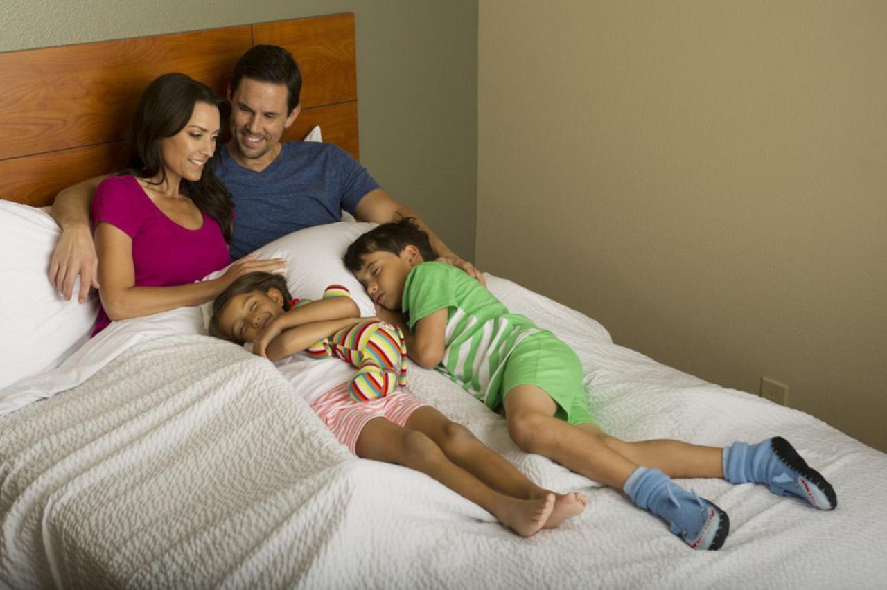 Woodspring Suites Lake Charles Bagian luar foto