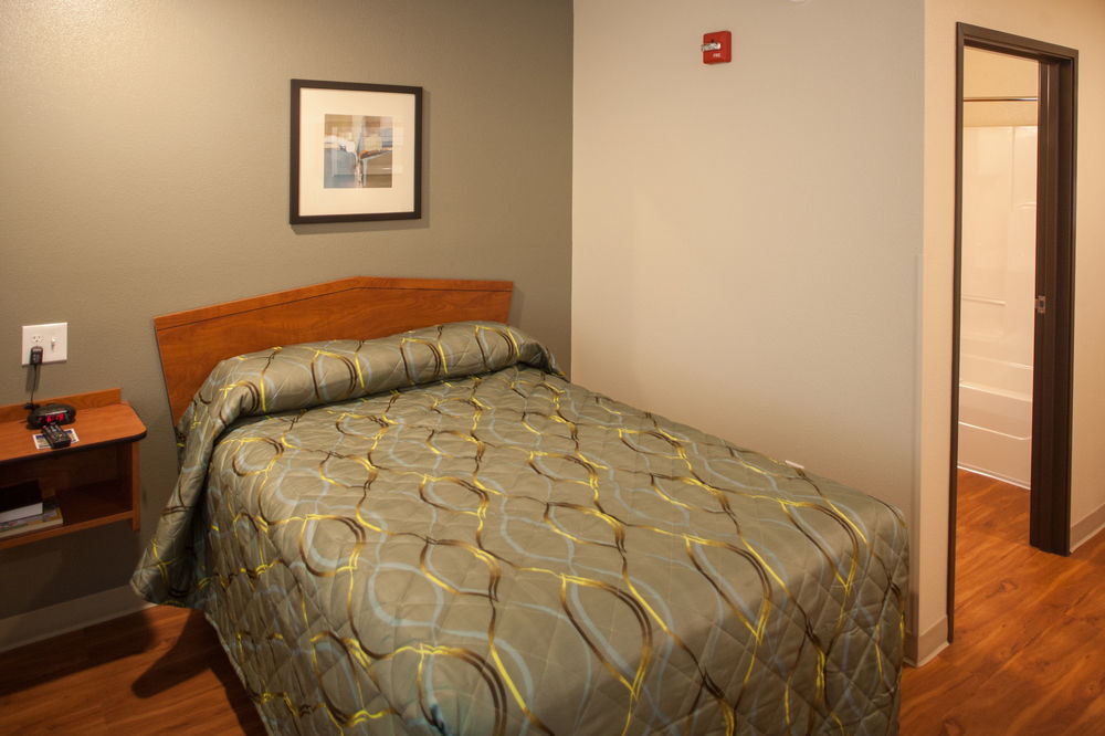 Woodspring Suites Lake Charles Bagian luar foto